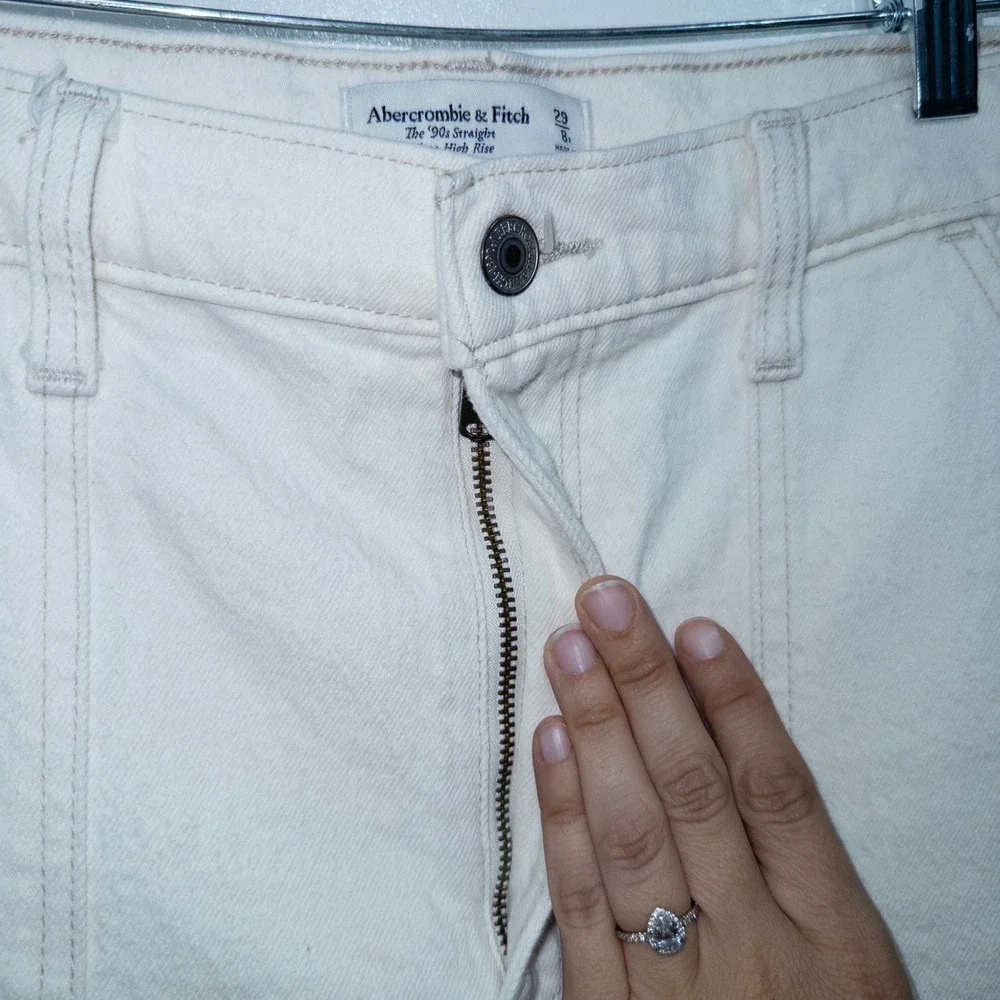 New Abercrombie & Fitch White 90's Straight Ultra High Rise Carpenter Jeans 8‎